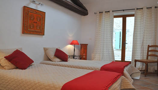 Provence Art Retreat Cigales Bedroom-4