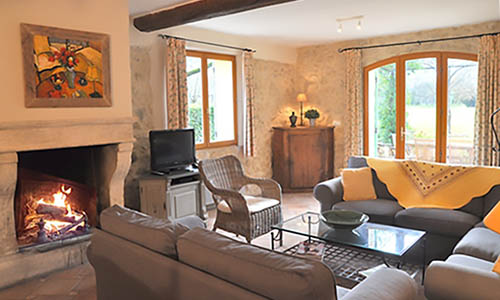 Provence Art Retreat Cigales living room